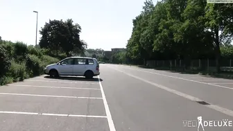 amateur blowjob on the way to the sea