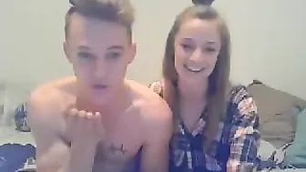 dylanl01 Vicious bitch fucks herself with a hammer