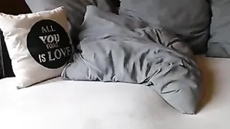 saandruskka blonde fingering with sex toys