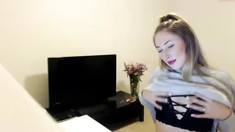 krystal_kaye jerking off through panties