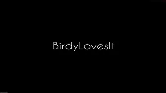Birdylovesit slut with tattoos jerks pussy and cums