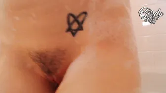 BirdyLovesIt gorgeous babe gets her body