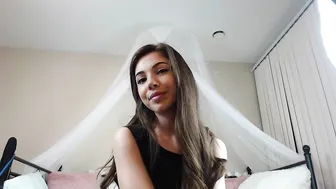 Lilcanadiangirl hot  masturbating pussy fingers