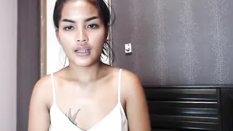 sweetlily69 beautiful babe masturbating cunt