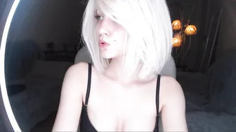 lovely_mon jerks off and gets an incredible orgasm