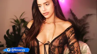 novacyy babe dancing striptease