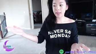 lunateeen slutty chicks lick their cunt