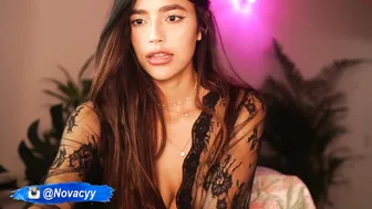 novacyy mature fucks her ass