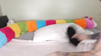 harliequinnx flirty bitch fucks both holes