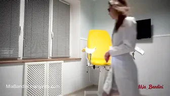 Mia_Bandini busty lady masturbates the front cap with a sex toy