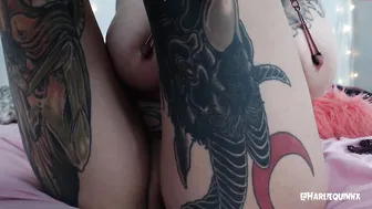 harliequinnx blissful chick strips small tits