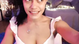 quinnlive slutty babe bares big tits