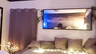 quinnlive charming bitch seduces with big tits