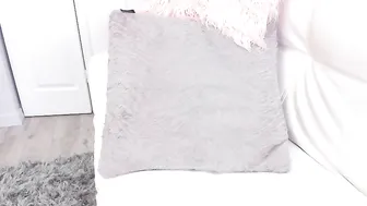 dulcemoon crazy babe jerks pussy with squirt
