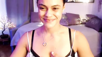 quinnlive hurricane devil furiously cums in pose with crustaceans