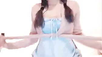 lil_piglet juicy babe striptease dances