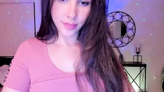 missbella hot chick fucks both holes