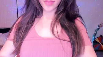 missbella hot chick fucks both holes