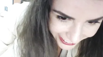 kickaz shows her sweet holes