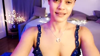 quinnlive gorgeous lady relish both holes