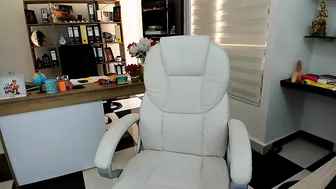 secretaryhot95 naughty doll fucks herself with a phallus