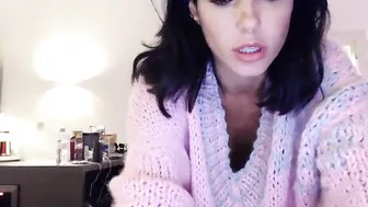 misskreazy sexually jerking pussy