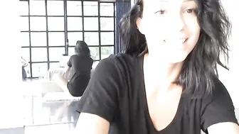 misskreazy blissful female exposes boobs