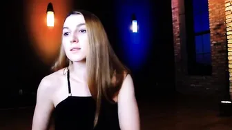 rocknrose busty hottie gently jerks her cunt