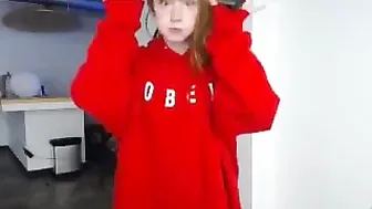 snugglepunk dirty chick caresses shaved cunt