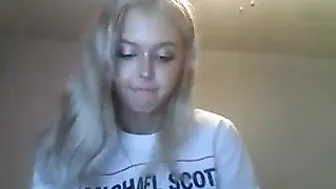 cybersexsof69 white-haired babe fucks with a dildo