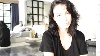 misskreazy entertaining lady chatting in fries