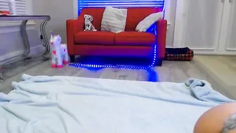 arianina exquisite slut squeezes holes through panties