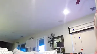 arianina exciting bitch masturbates sex toy