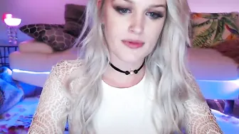 alicexmaia young slut sucking dick