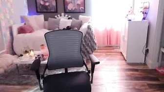 emilylynne young lady in stockings fucks pussy