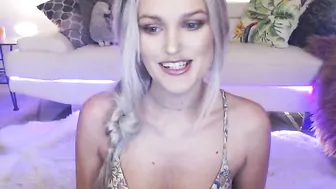alicexmaia fox rubs her tits and communicates with the chat