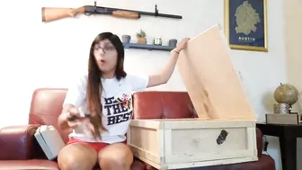 Mia Khalifa blonde chick masturbates pussy