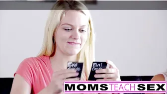 Brandi Love teen beauty caresses shaved cunt