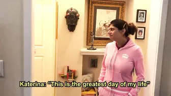 Mia Khalifa hot chicks pose naked