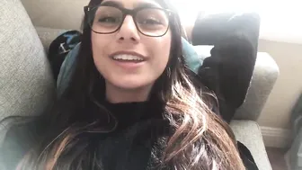 Mia Khalifa cute girl fingering pussy with vibrator
