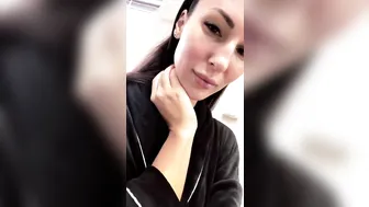 Lilu Moon hot chick caresses big ass