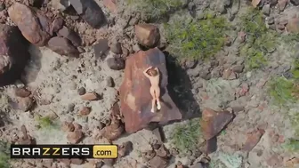 Abella Danger, Small Hands hard at all cracks