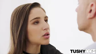 Abella Danger perfect chick shows elastic buttocks