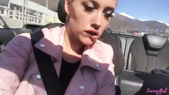 porno masturbates in front of the webcam