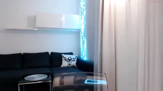 liby19 woman in stockings kicks from cunnilingus