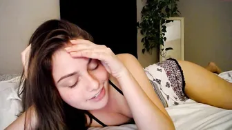 littlestleobaby pretty slut jerks both holes.