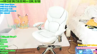 kdwow sexy chick gets cum on face