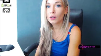 debralee hot trick fingering pussy