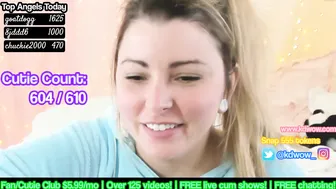 kdwow skinny web model masturbates
