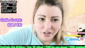 kdwow skinny web model masturbates